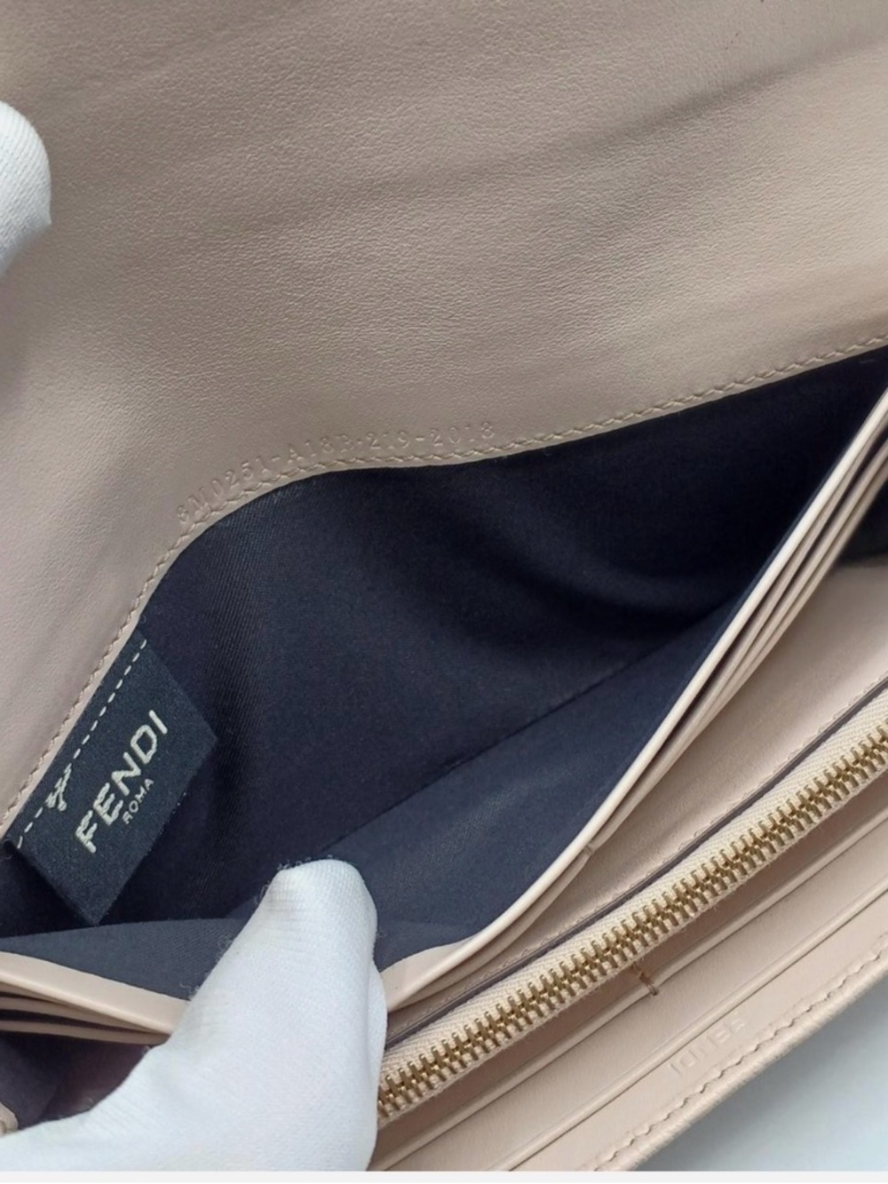 FENDI authentic pink nude leather long Continental wallet - Picture 4 of 11